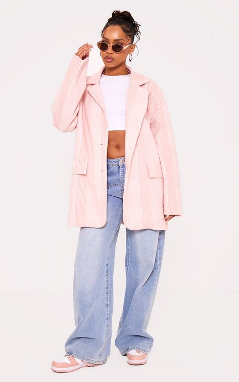 Add some pastel tones into your look with this light pink textured oversized drop shoulder blazer. This blazer is brought to you in a light pink textured material with an oversized fit and a drop shoulder style, how could you say no This is sure to be the new staple in your wardrobe doll. Layer over a white crop top, denim jeans and accessories for a look like no other.   Length approx 76cm/30 (Based on a sample size UK 8)   Model wears size UK 8/ EU 36/ AUS 8/ US 4    This garment is an oversiz Pastel Pink Blazer Outfit, Light Pink Blazer Outfit, Cute Blazer Outfits, Pink Blazer Outfit, Light Pink Blazers, Blazer Outfits Casual, Cute Blazers, Blazer Outfits For Women, Denim Trench Coat