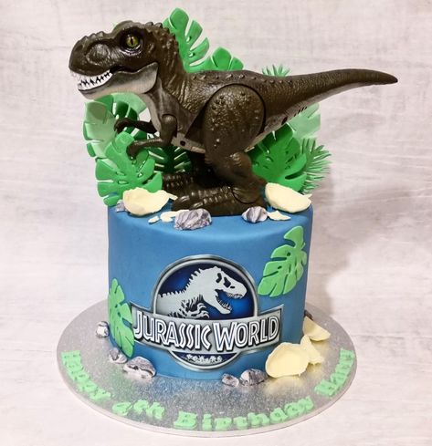 Raptor Cake Dinosaurs, Jurrasic World Birthday Cake, Jurasic Word Cake, Jurassic World Blue Raptor Cake, Jurassic Cake, Jurassic World Cake Topper, Jurassic World Cake Buttercream, Jurassic Park Cake, Jurasic Word