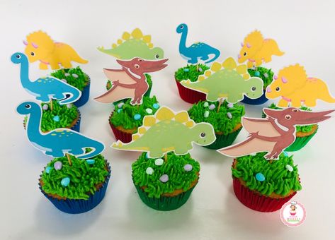 #cupcakes Dinosaur Cake With Cupcakes, Dino Cupcakes Boys, Dinasour Cupcakes Ideas, Dinosaur Cupcake Ideas, Dinosaur Birthday Cupcakes, Cupcakes Dinosaur, Dinasour Birthday, Dino Birthday Cake, Dinosaur Cupcake