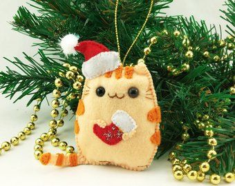 Cat Felt Ornament, Easter Felt, Cat Felt, Baby Mobil, Neko Atsume, Felt Crafts Christmas, Cat Christmas Ornaments, Felt Crafts Diy, Cat Birthday Party