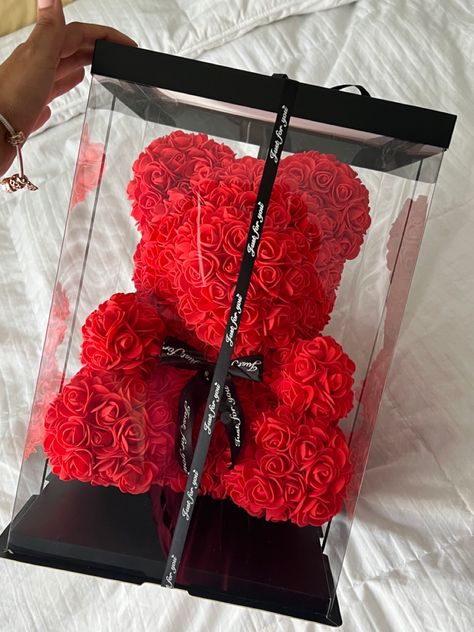 Apartment Decorating For Couples, Rose Teddy Bear, Luxury Birthday Gifts, Luxury Flower Bouquets, Money Flowers, Elegant Birthday Cakes, Valentines Gift Box, Teddy Bear Gifts, Flower Gift Ideas