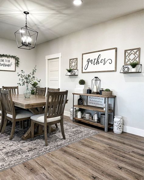 Redo House, Homey Touches, House Fever, Charming Dining Room, Flip House, Farmhouse Dining Rooms Decor, Modern Farmhouse Dining Room, Kitchen Goals, Farmhouse Dining Room Table