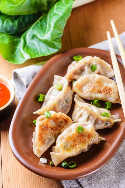 Dumplings Recipe Chinese, Pan Fried Dumplings, Seared Chicken Breast, Fried Dumplings, Best Chinese Food, Pork Dumpling, Chinese Dumplings, Clam Recipes, Baked Tofu