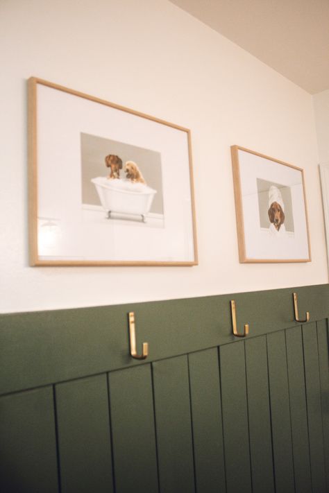 kid bathroom decor 4 Dog Theme Bathroom, Dog Bathroom Art, Dog Bathroom Pictures, Kid Bathroom Remodel, Children’s Bathroom, Kids Neutral Bathroom, Dog Themed Bathroom, Neutral Kids Bathroom Ideas, Bathroom Pictures Wall Art Ideas