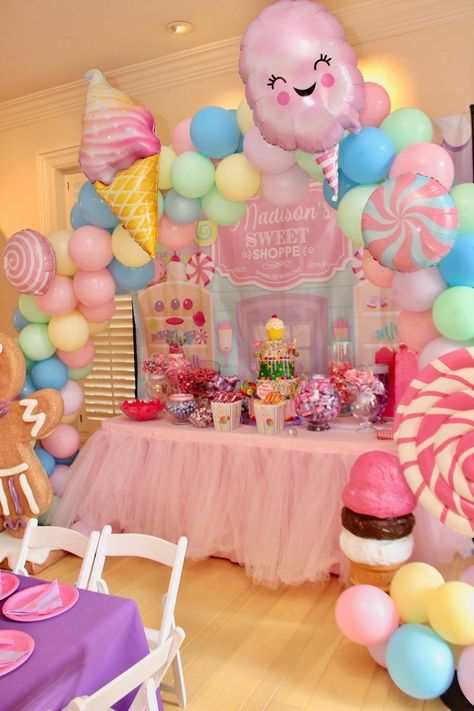 Candyland Birthday Party, Candy Theme Birthday Party, Candy Themed Party, 2nd Birthday Party For Girl, Candy Land Birthday Party, 12 Birthday, Decoration Patisserie, Candy Birthday Party, Ice Cream Birthday Party