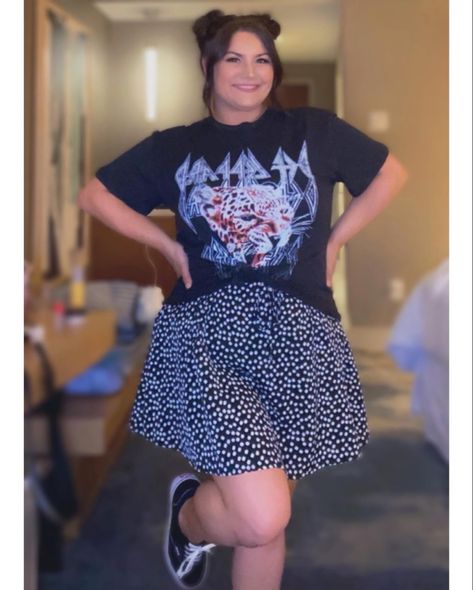 Graphic T Over Dress, How To Dress Up Band Tees, Graphic Tees Over Dresses, Tshirt Over Dress Plus Size, Plus Size Skirt And T Shirt, Graphic T With Skirt, Style Graphic Tee Outfits Plus Size, Comfy Concert Outfit Plus Size, Skirt And Tshirt Outfits Plus Size