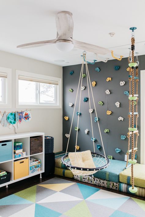 Small Active Playroom, Aqua Playroom, Playroom Ceiling Ideas, Playroom Playground, Active Playroom, Toddler Jungle Gym, Play Bedroom, Fun Kids Room, Indoor Playroom