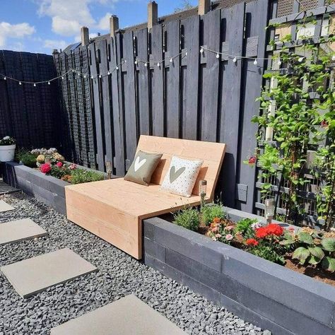 Fence Ideas Modern, Rustic Garden Fence Ideas, Garden Enclosures, Modern Wood Fence, Rustic Garden Fence, Wood Aesthetic, Garden Fence Ideas, Pavers Backyard, Fence Designs