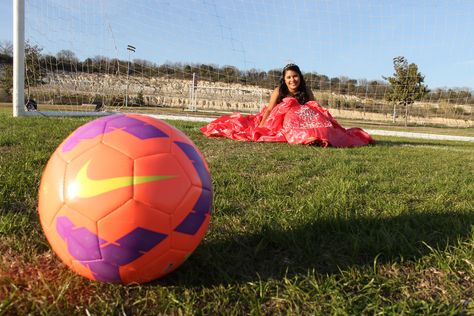 Soccer Quinceanera Pictures, Quinceanera Party Ideas, Quince Picture Ideas, Quince Photoshoot Ideas, Quince Photoshoot, Quince Pictures, Sweet 16 Pictures, Quinceanera Pictures, Quinceanera Collection