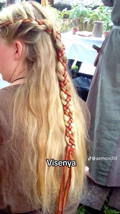 Chilean Hairstyles, Germanic Hairstyle, Norway Hairstyles, Slavic Braids Hair, Slavic Hairstyles Traditional, Ren Faire Hairstyles Easy, Traditional Scandinavian Hairstyles, Hungarian Hairstyles, Ukrainian Braids