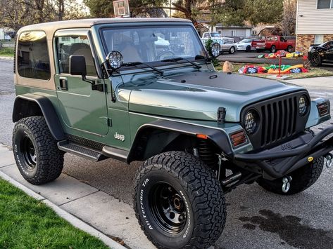 Customized Jeep Wrangler, 2 Door Wrangler, Small Jeep, Jeep Wrangler Colors, Green Jeep Wrangler, Custom Jeeps, 2 Door Jeep, 1997 Jeep Wrangler, Green Jeep