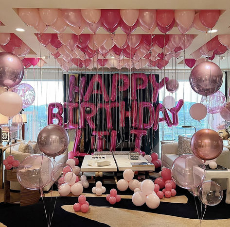 🎈Recreate this stunning birthday decoration set up. Transform your hotel room into a festive haven with this selection of shades of pink balloons. Birthday Hotel Decorations For Her 21, Balloon Hotel Decorations, Hotel Room Balloons, Decorate Hotel Room For Birthday, Birthday Hotel Decorations, Shades Of Pink Balloons, Birthday Hotel Decorations For Her, Hotel Room Birthday Decoration, Hotel Room Decoration Birthday