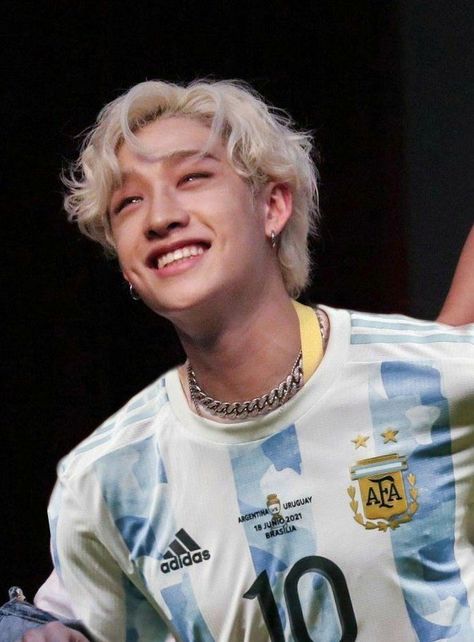 Blonde Chan, Puri Puri, Stray Kids Chan, Chris Chan, Skz In Cute, Homeless Children, Big Hugs, Bang Chan, Crazy Kids