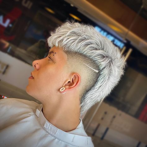 Long Hair Fade, Burst Fade Mohawk, Popular Mens Haircuts, Undercut Fade, Mens Hairstyles Fade, Dyed Hair Men, Burst Fade, Mullet Haircut, Men Hair Color