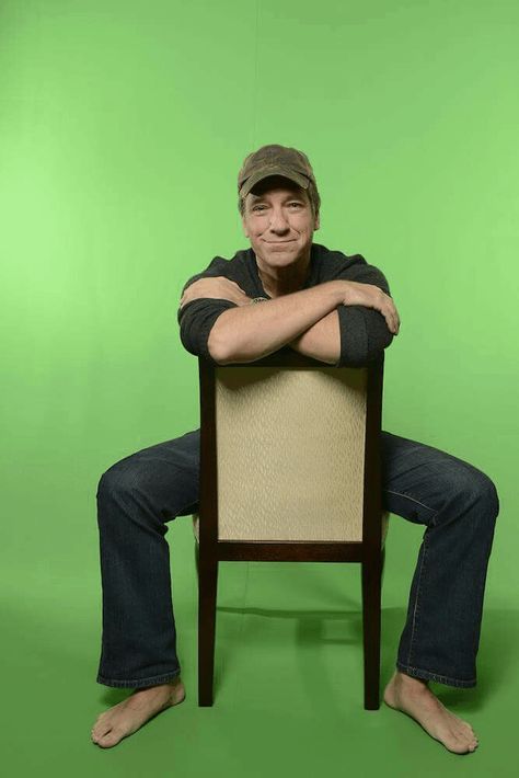 A wink from Mike Mike Rowe, Hottest Male Celebrities, Man Photo, Good Looking Men, Celebrities Male, Celebrity Photos, How To Look Better, Celebrities