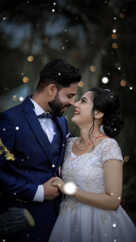 Caple Photo Poses, Capal Photo Poses, Reception Couple Photos, Ingejment Poses Indian, Ingejment Poses, Ingejment Couple Pic, Priweding Photos Indian, Christian Wedding Photoshoot, Priweding Photos