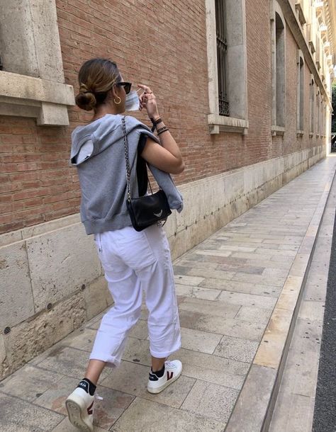 Veja Shoes Outfit Women, Veja Sneakers Outfit Women, Veja Outfits, Sneaker Outfits Women, Veja Shoes, Blazer Outfits For Women, Veja Sneakers, Pics Ideas, Spring Vibes