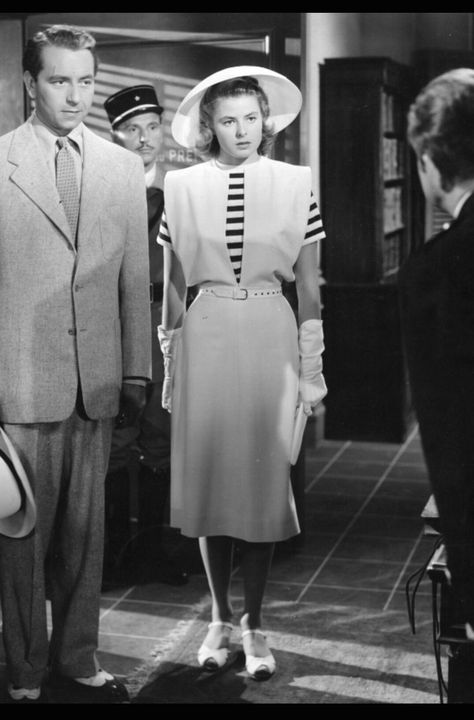 Ingrid Bergman in Casablanca. Costumes designed by Orry-Kelly. Ingrid Bergman Casablanca, Bergman Film, Casablanca Movie, Orry Kelly, Casablanca 1942, Claude Rains, Azzedine Alaia, Ingrid Bergman, Humphrey Bogart