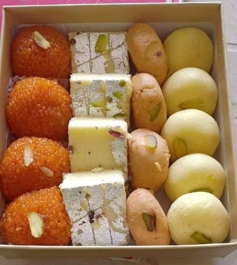 Mithai Snap, Simple Family Meals, Eating Food Funny, Cheap Meal, Feather Vector, Chocolate Recipes Homemade, Party Food Buffet, Vegetarian Fast Food, Sweet Dishes Recipes