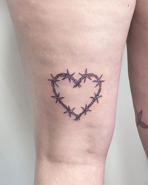 Barbed Wire Heart Tattoo Karol G, Heart Tattoo Thigh, Heart Barbed Wire Tattoo, Barb Wire Heart Tattoo, Barbwire Heart Tattoo, Barb Wire Heart, Barbed Wire Heart Tattoo, Wire Heart Tattoo, Barb Wire Tattoo