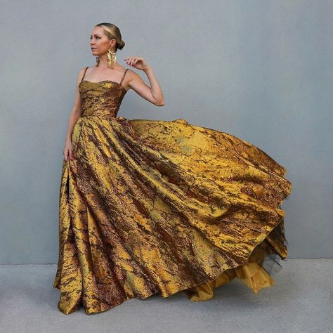 We Dream In Colour on Instagram: “@blaireadiebee sweeping in with the Midas touch 🤩✨ 📷: Willow earrings 🍂 #wedreamincolour” Gold Gala Dress, Masquerade Outfit, Blair Eadie, Brass Sheet, Gold Gown, Fashion Gowns, Silky Dress, Grad Dresses, Gala Dresses