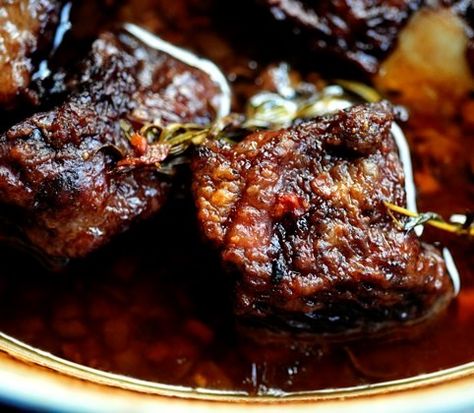 Braised Short Ribs Recipe, Short Ribs Recipe, Ribs Recipe, Braised Short Ribs, Dutch Oven Recipes, Pioneer Woman Recipes, Braised Beef, Beef Short Ribs, How To Grill Steak