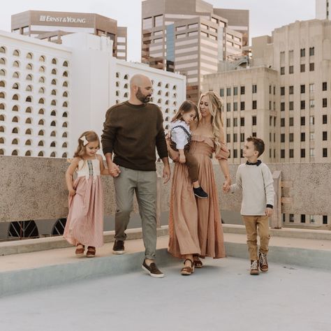 Downtown Family Photoshoot Outfits, Urban Family Photo Shoot, Family Photos In The City, City Family Photoshoot Outfits, Nails For Family Pictures, Family Pictures City, Family Photos City, Urban Family Photoshoot Outfits, City Family Photoshoot