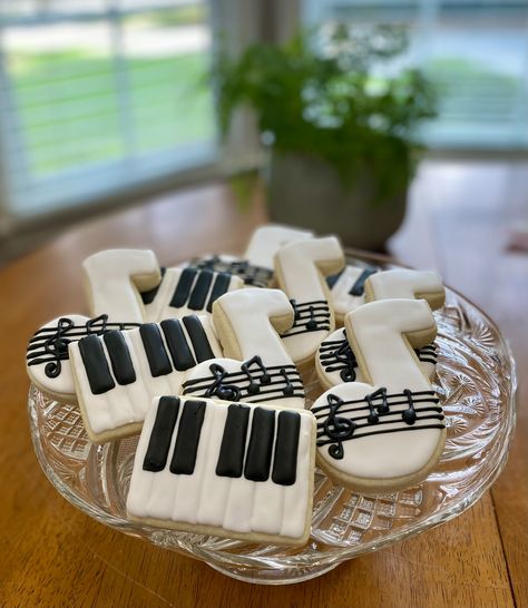 Music cookies Music Party Ideas Decoration, Piano Themed Party, Music Themed Baby Shower Ideas, Birthday Cake Music Theme, Music Desserts, Music Party Theme, Music Themed Birthday Party, Music Themed Birthday, Music Birthday Party