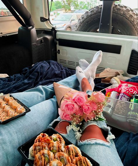 Truck Bed Date Under The Stars, Truck Date, Drive In Date, Drive In Movie Date, Truck Bed Date, Night Picnic, Sushi Date, Mums Birthday, Dream Dates