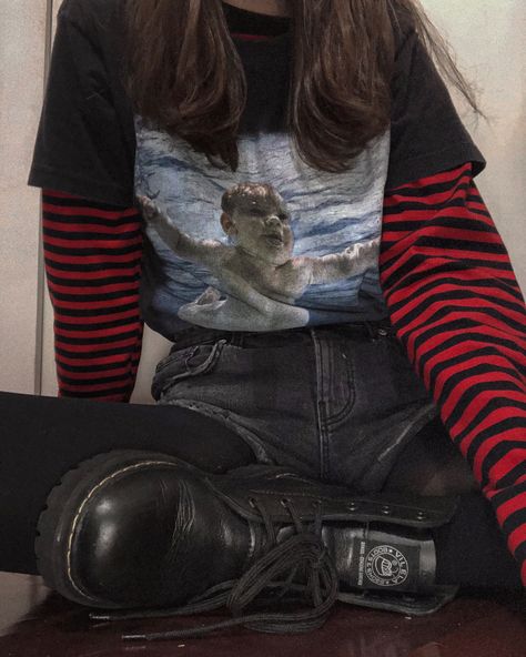 Grunge style, nirvana T-shirt, striped shirt Grunge Striped Shirt, Red Striped Shirt Outfit Aesthetic, Layered Turtleneck Outfit Grunge, Layering Striped Shirt Outfit, Layered Striped Shirt Outfit, Nirvana Clothes Outfits, Grunge Outfits Nirvana, Striped Shirt Layered Outfit, Striped Turtleneck Outfit Layered