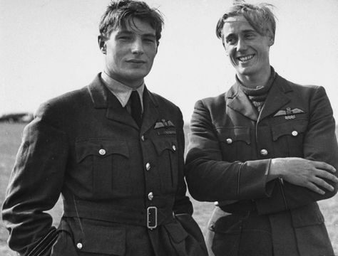 Portraits of the young fliers, from many nations, who helped save England during the Battle of Britain. 1940s Men, Red Mountains, Aviation Image, Ww2 Soldiers, Photo Portraits, German Soldiers Ww2, Phrasal Verbs, Airplane Art, Ww2 Planes