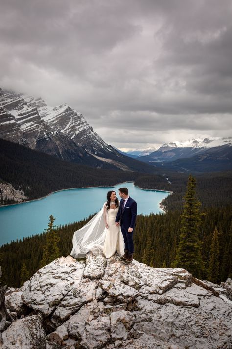 Wedding In Canada, Banff Pre Wedding Shoot, Banff Canada Wedding, Places To Get Engaged, Alaskan Wedding, Pre Shoot, Beautiful Place In The World, Peyto Lake, Lake Elopement