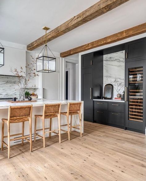 The RH Effect on Instagram: "The use of this space is beyond amazing… like the counter space is SENDING ME! Such a classic and stunning space perfect for hosting the holidays! Photography: @chrisveithinteriors Cabinetry: @the_brothers_stonington Interior Design: @meggabrieleinteriors Architecture: @sek_architect Builder: @castleridgeconstruction" Kitchen With Columns, European Kitchen Design, Home Entertainment Centers, Cabinetry Design, Contemporary House Plans, Kitchen Stools, Kitchen Remodel Idea, Restoration Hardware, Kitchen Style