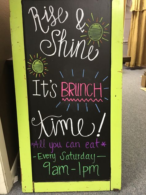 Chalkboard brunch sign Brunch Sign Ideas, Brunch Chalkboard Signs, Restaurant Chalkboard Ideas, Baby Birthday Brunch, Brunch Signs, Mimosa Ideas, Baby Chalkboard Signs, Bar Chalkboard Ideas, Restaurant Board