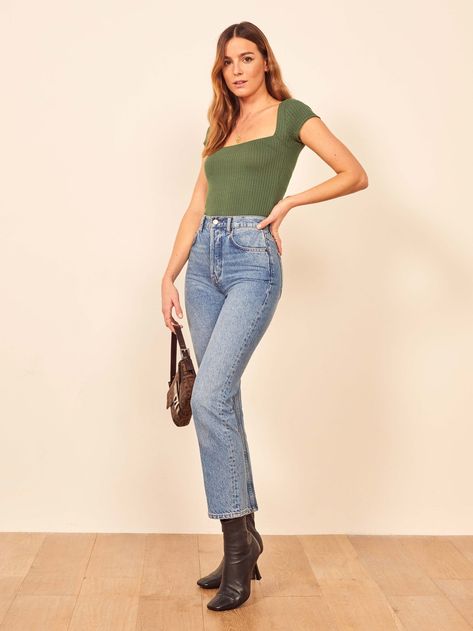 Bardot Top Bardot Top Outfit, Knitted Top Outfit, Cropped Jeans Outfit, Classic Style Outfits, Bardot Top, Jeans Outfits, Green Fits, Top Outfit, Straight Neckline