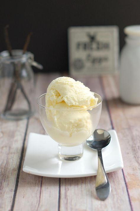 Vanilla Bean Ice Cream Cuisinart Ice Cream Maker, Vanilla Frozen Yogurt, Making Homemade Ice Cream, Ice Cream Mixture, Homemade Vanilla Ice Cream, Ice Cream Base, Easy Ice Cream, Ice Cream At Home, No Churn Ice Cream