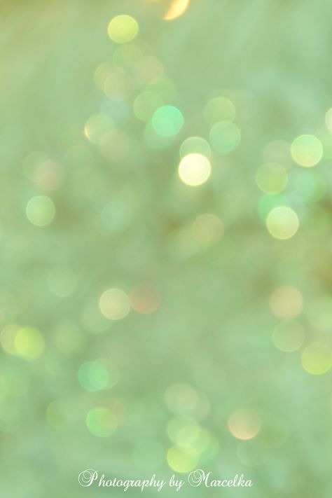 green bokeh Bokeh Art, Bokeh Overlay, Ig Feed, Craft Artists, Out Of Focus, Japanese Words, Green Nature, Art Clipart, Earring Patterns