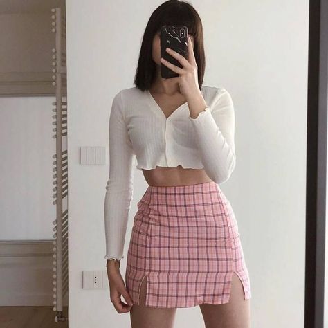 Por que me tiene que ser amigo de mi hermano?  Dios la vida no me qui… #novelajuvenil # Novela Juvenil # amreading # books # wattpad Pink Skirt Outfits, Mode Purple, Pink Plaid Skirt, Plaid Skirt Outfit, Tennis Skirt Outfit, Cute Skirt Outfits, Plaid Skirt, Cute Skirts, Teenage Fashion Outfits