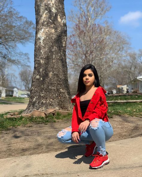 Stacey Giann, Bangs Glasses, Blue Jean Jacket Outfits, Baddie Outfits Summer, Brunette Bangs, Stacked Leggings, Young Women Outfits, Monday Funday, Thug Girl