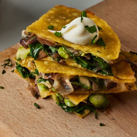 Mushroom Quesadillas Vegan Mushroom Quesadilla, Spinach Mushroom Quesadilla, Cremini Mushrooms, Quesadilla Recipes, Enchilada Casserole, Meatless Monday, Fresh Herbs, Mexican Food Recipes, Vegetarian Recipes