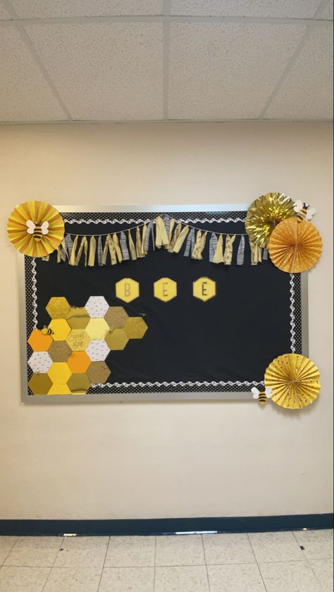 My first board of my second year of teaching! Most supplies are from hobby lobby. I used scrapbook paper for the honeycombs. Im adding bees with my students names on them. Aesthetic Bulletin Board, Bee Bulletin Boards, Classroom Boards, Office Board, Teacher Bulletin Boards, School Board Decoration, Church Bulletin Boards, Info Board, Classroom Bulletin Boards