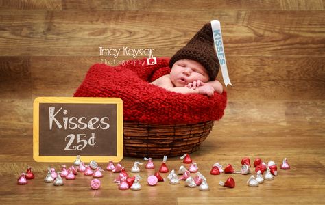 Newborn Valentines Photoshoot At Home, Newborn Valentine Photoshoot, Newborn Photography Valentines Day, Valentines Day Newborn Photoshoot, Valentine’s Day Newborn Photo Shoot, Diy Newborn Valentines Photo Shoot, Baby Boy First Valentines Day Pictures, 1 Month Valentine Pictures, Valentine Newborn Pictures Boys