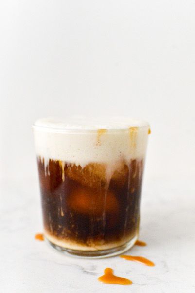 Salted Caramel Cream Cold Brew (Starbucks Inspired!) - CoffeeSphere Salted Caramel Cream Cold Foam, Starbucks Salted Caramel Cold Brew, Cold Brew Caramel Macchiato, Cold Brew Caramel Iced Coffee, Salted Caramel Cream Cold Brew, Caramel Cream Cold Brew, Caramel Cold Brew, Cold Brew At Home, Cream Cold Brew