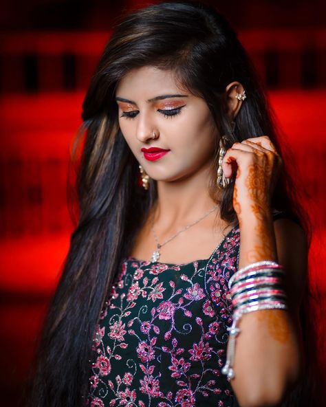 Saniya Shaikh, Hd Photo Editing, Facebook Quotes Funny, Kali Shiva, Happy Independence Day Images, Instagram Queen, Girl Crush Fashion, Girls Dp Stylish, Best Pose For Photoshoot