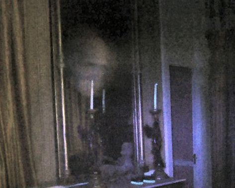 Ghost Photos Real, Real Ghost Photos, Midnight Society, Paranormal Aesthetic, Ghost Aesthetic, Ghost Photo, Ghost Spirit, Paranormal Investigator, Paranormal Photos