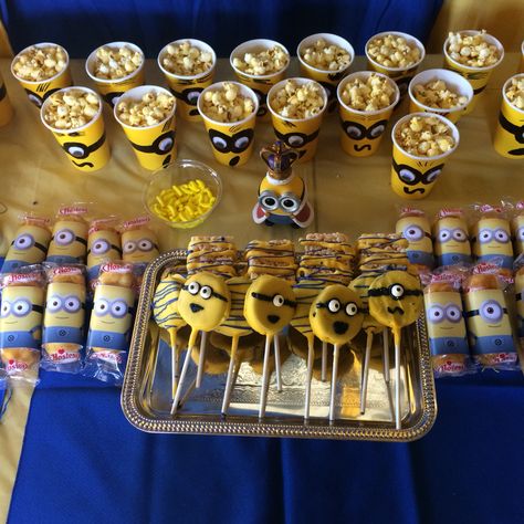 Minion Dessert Table, Minions Desserts, Dessert Table Ideas, Minions Birthday, Minion Theme, Minion Birthday Party, Minion Birthday, Minion Party, Elegant Desserts