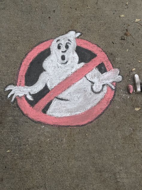 Scary Chalk Art, Food Chalk Art, Halloween Chalk Drawings, Halloween Chalk Art Easy, Chalk Halloween Art, Fall Sidewalk Chalk Art, Halloween Chalk Ideas, Simple Chalk Drawings, Halloween Sidewalk Chalk Art