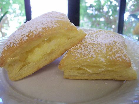 100_7658 Portuguese Dessert Recipes, Portuguese Desserts, Portuguese Cuisine, Brazilian Food, Coconut Recipes, Portuguese Recipes, Bakery Recipes, Pastry Recipes, Dessert Drinks