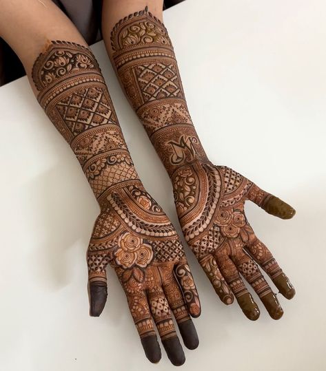 Bridal Mehndi Designs Unique Back, Mehndi Designs Unique Back Hand, Latest Bridal Mehndi Designs Unique, Bridal Mehndi Designs Unique, Full Hand Henna, Bride Mehendi, Palm Mehndi, Full Mehndi, Wedding Mehendi