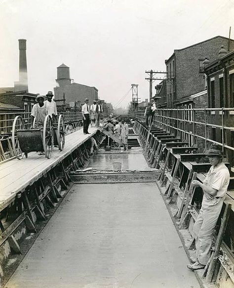 Construction of the Market Frankford El - Seen here, workers are building the Market Frankford El. Construction started on the El tunnel below the Schuylkill River in 1903. Eighty-five years later, SEPTA started a massive reconstruction project that lasted 15 years, and cost close to half a billion dollars. Photo Credit: The Free Library of Philadelphia. Philadelphia History, Historic Philadelphia, Vintage Philadelphia, Billion Dollars, Wooden Street, Old Family Photos, Free Library, Philadelphia Pennsylvania, Jersey Shore